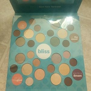 Bliss 28 piece eyeshadow palette